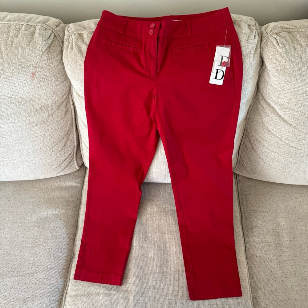 Dalia Collection Red Cropped Pants
